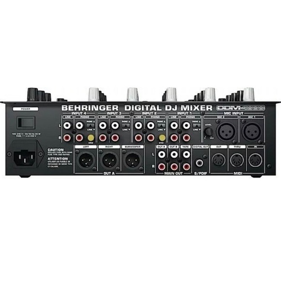 Pioneer 2 CDj 800 And Behringer DDM4000 5-Channel DJ Mixer And Wheels Odsey Case - Picture 10 of 12